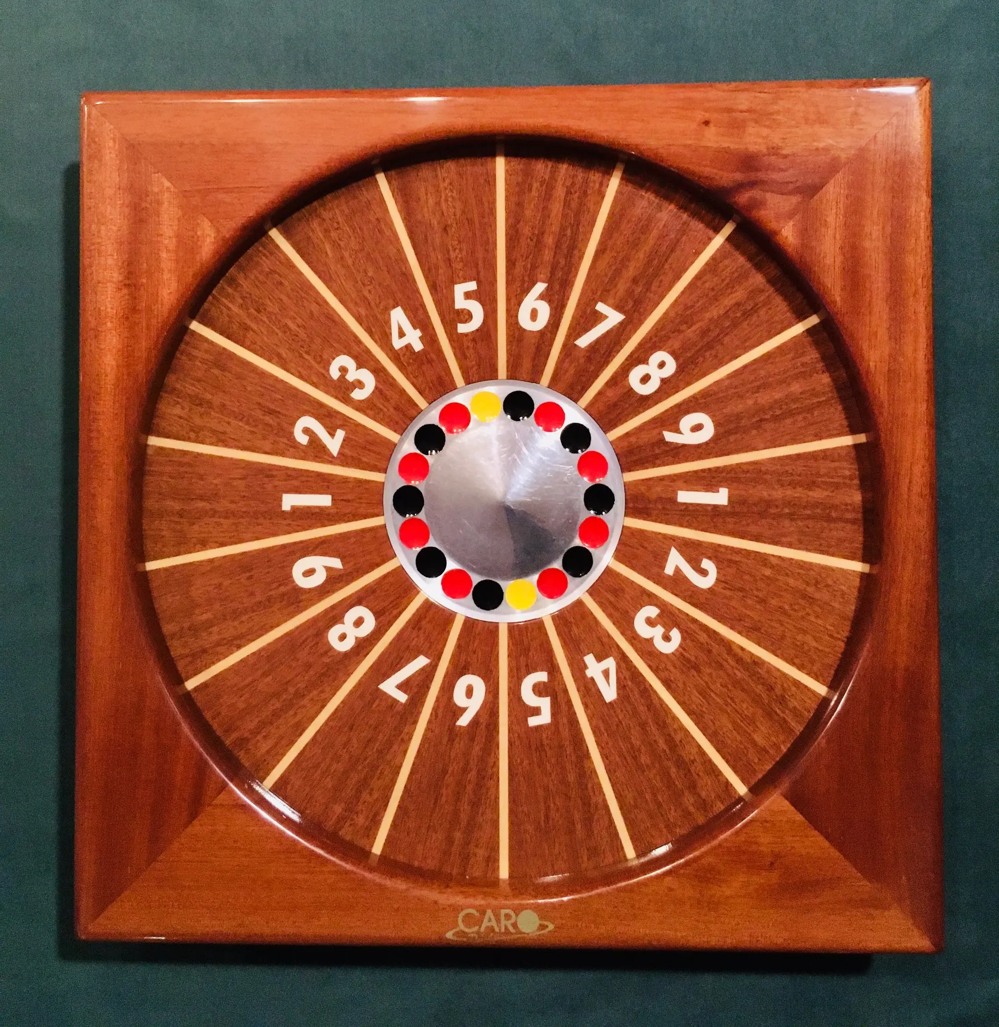 Le cylindre de boule en bois du kit, vu de dessus